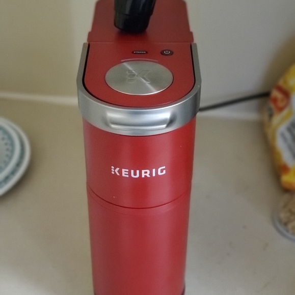 Keurig mini Red with reusable coffee filter